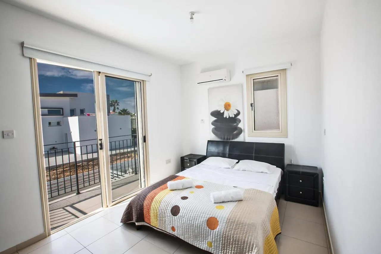Palm Villa 36 Πρωταράς